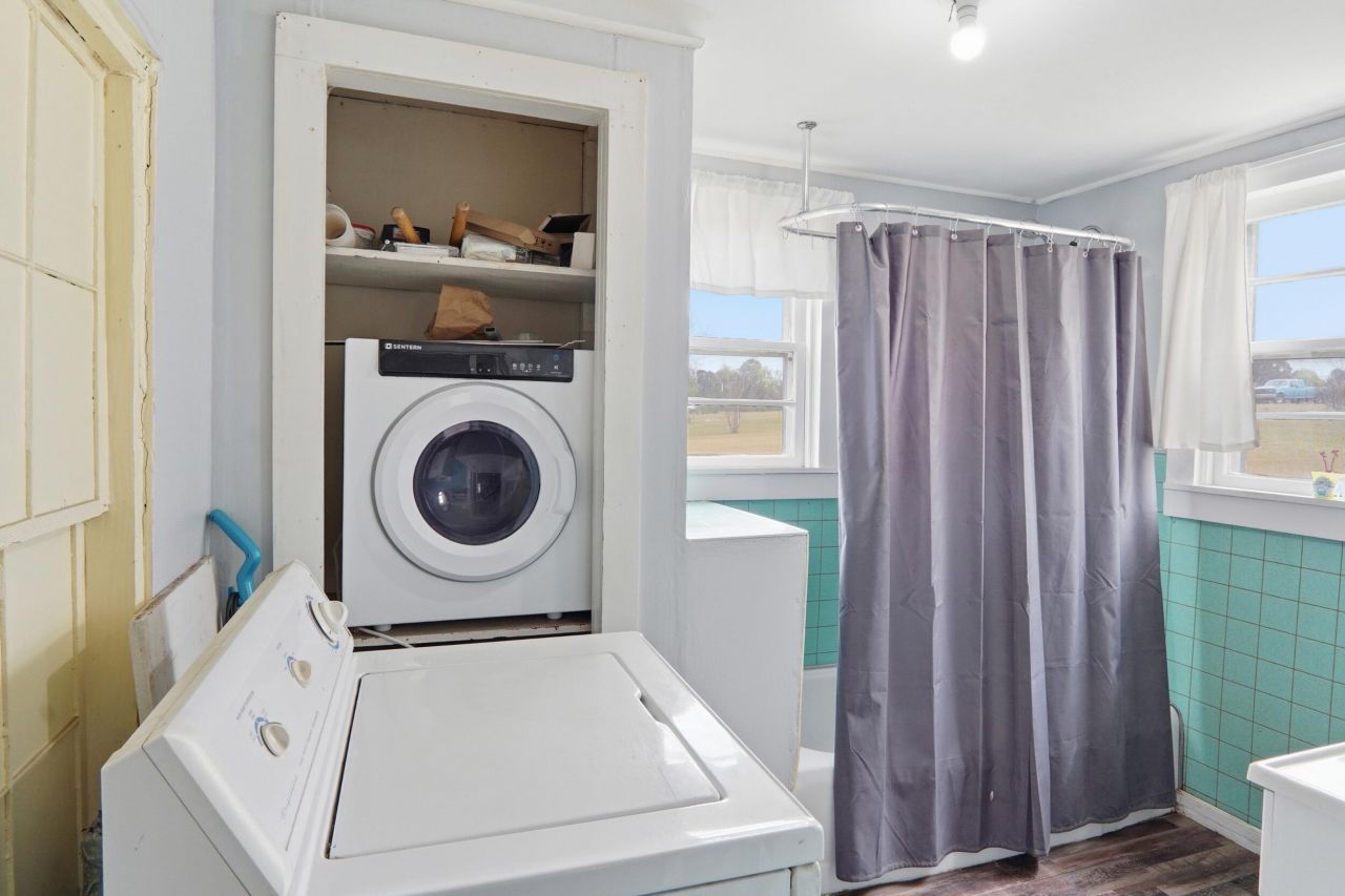 1505 7 Mile Road Photo 16