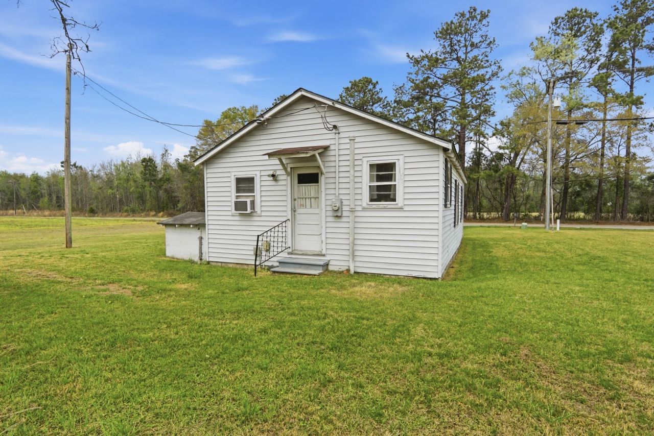 1505 7 Mile Road Photo 19