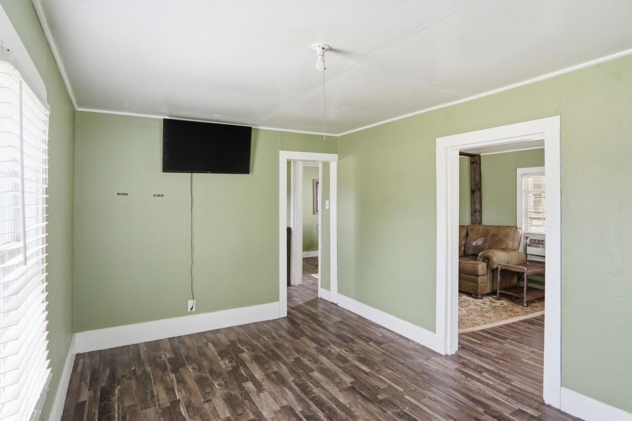 1505 7 Mile Road Photo 9