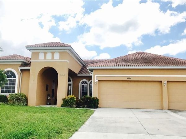 2124 Skyline BLVD, CAPE CORAL, FL 33991