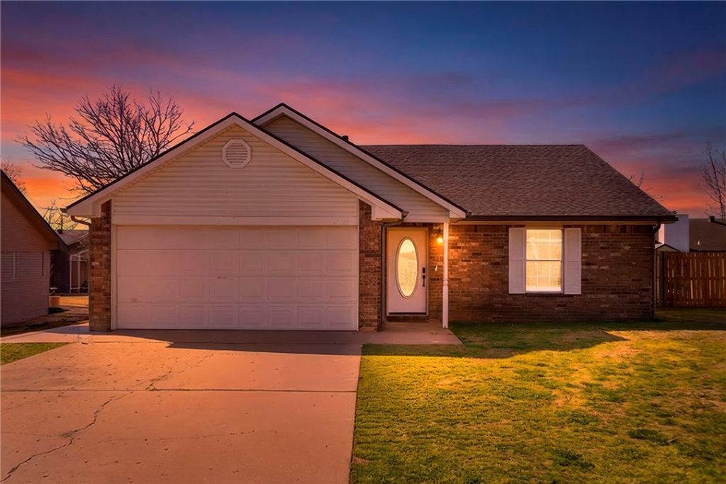 2702 W Margaret Street, Rogers, AR 72756 Main Photo