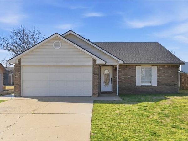 2702 W Margaret Street, Rogers, AR 72756