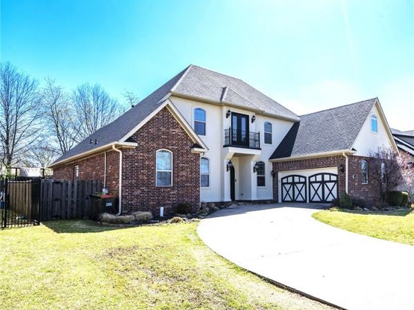 207 N Angel Falls Lane, Springdale, AR 72762
