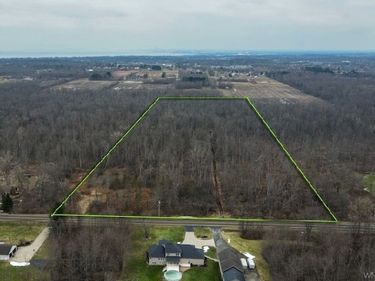Lakeview Road, Hamburg, NY 14075