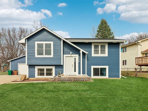 2229 Windflower Drive, Norwalk, IA 50211