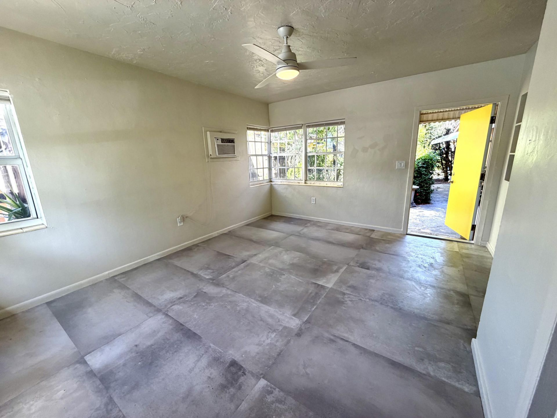 304 S Ocean Breeze, Unit #304, Lake Worth Beach, FL 33460 Photo