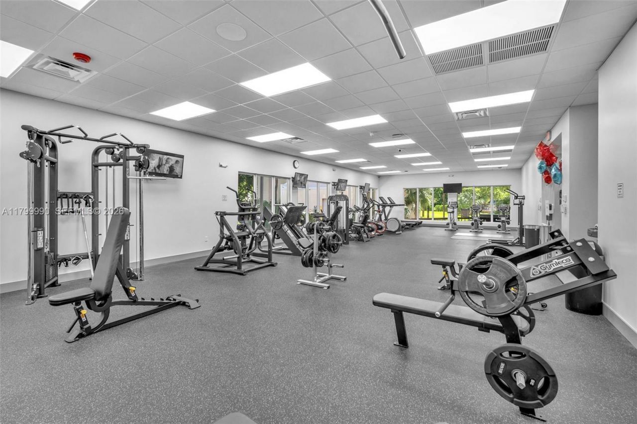 17021 N Bay Road, Unit 105, Sunny Isles Beach, FL 33160 Photo