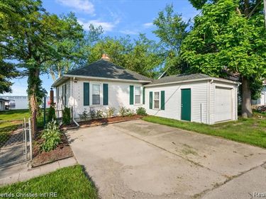 11346 E Shore Drive, Green Oak Twp, MI 48189