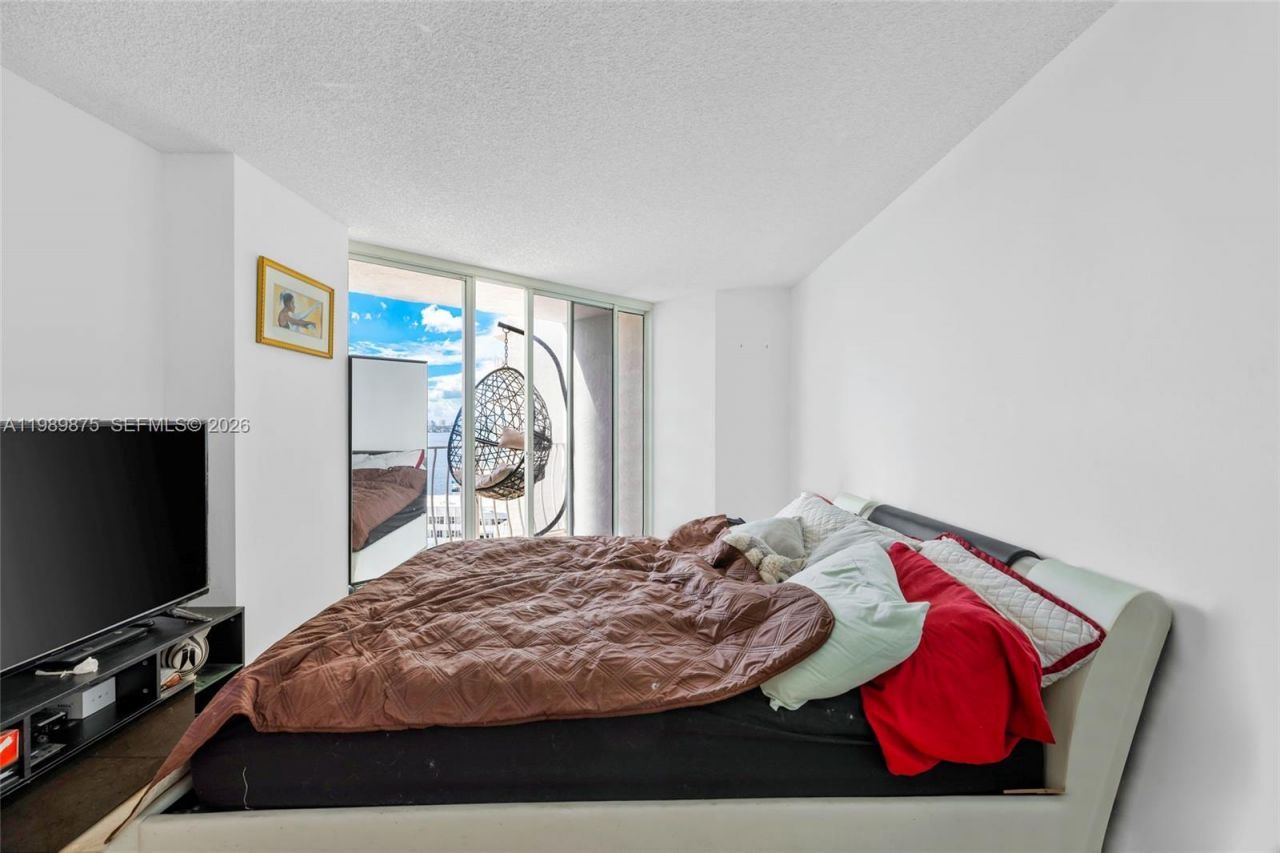 7601 E Treasure Dr , Unit 1924, North Bay Village, FL 33141 Photo