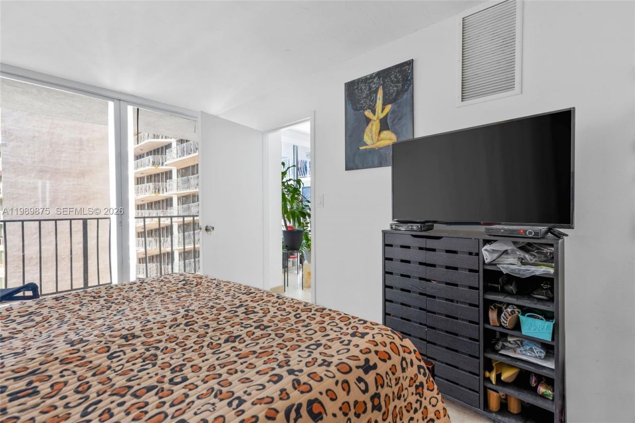 7601 E Treasure Dr , Unit 1924, North Bay Village, FL 33141 Photo