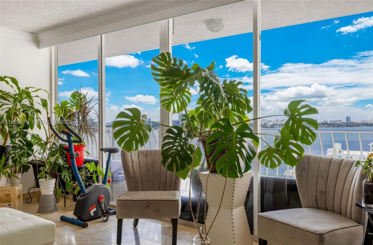 7601 E Treasure Dr , Unit 1924, North Bay Village, FL 33141 Photo