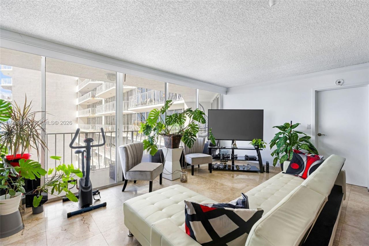 7601 E Treasure Dr , Unit 1924, North Bay Village, FL 33141 Photo