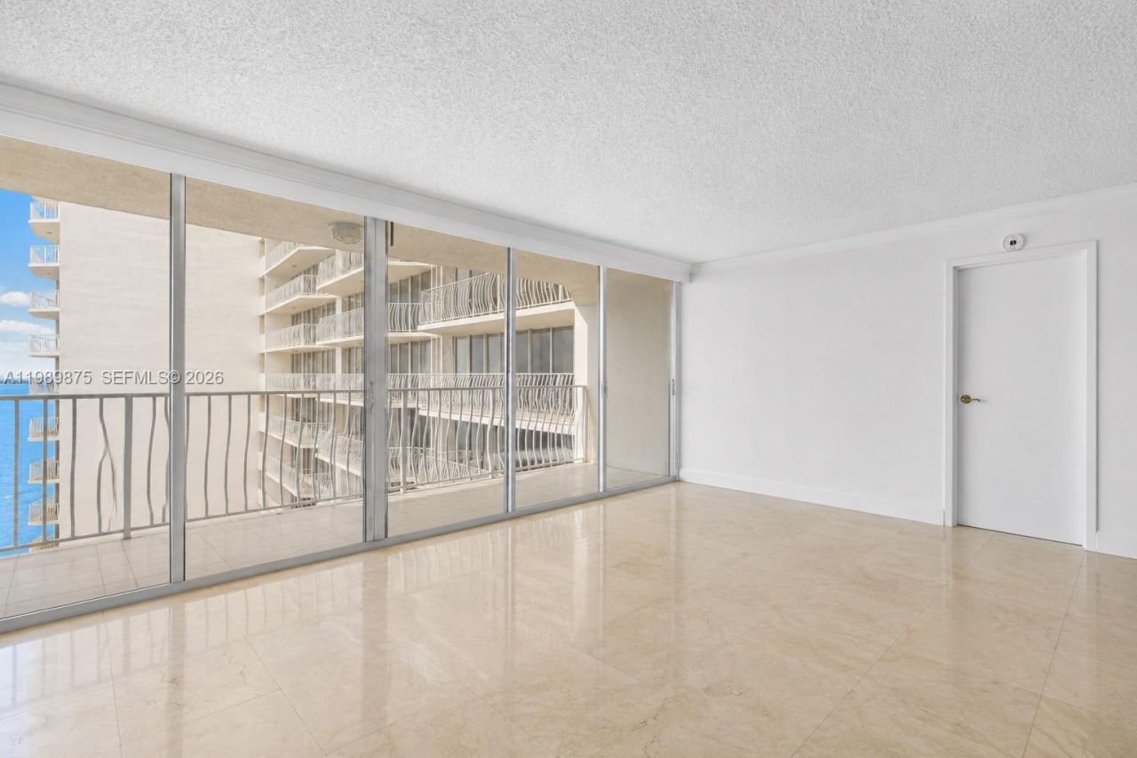 7601 E Treasure Dr, Unit 1924, North Bay Village, FL 33141 Photo