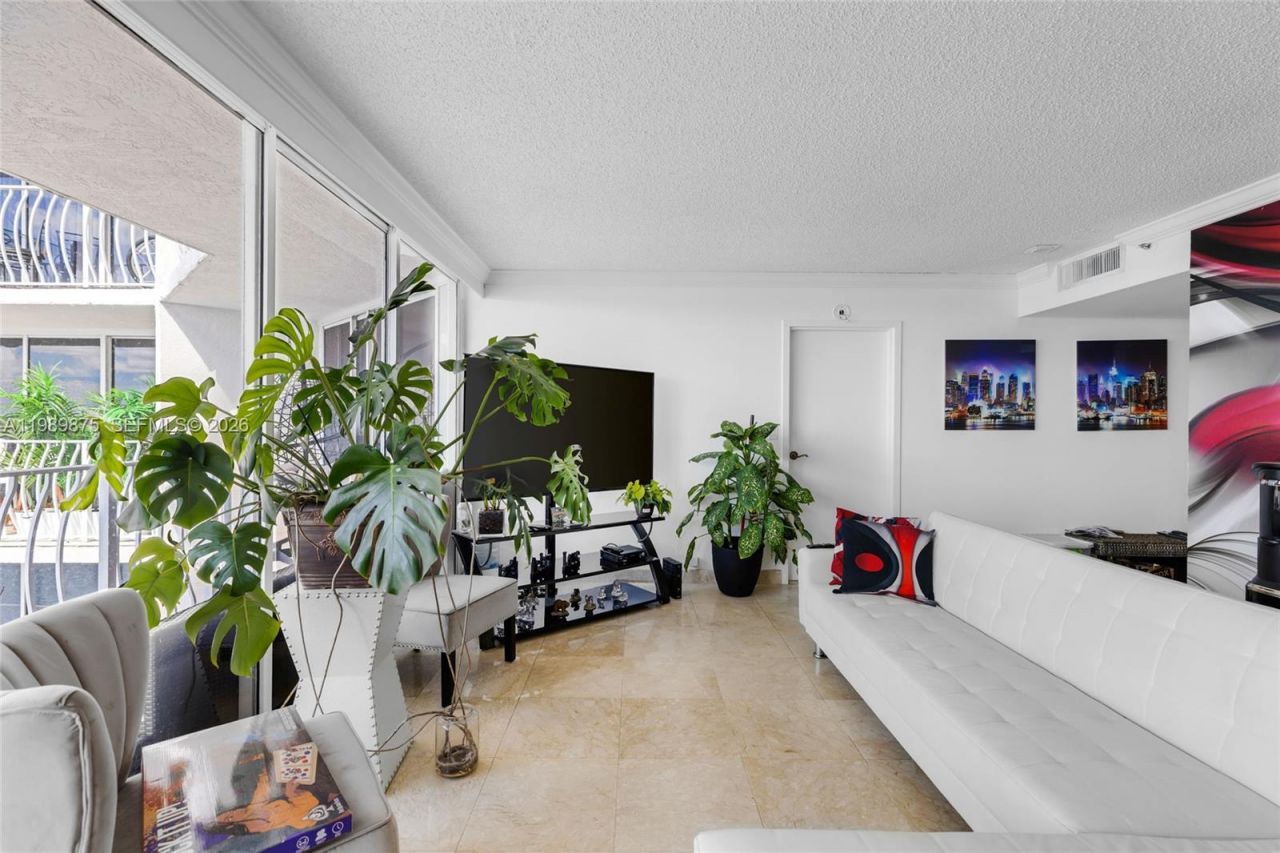 7601 E Treasure Dr , Unit 1924, North Bay Village, FL 33141 Photo