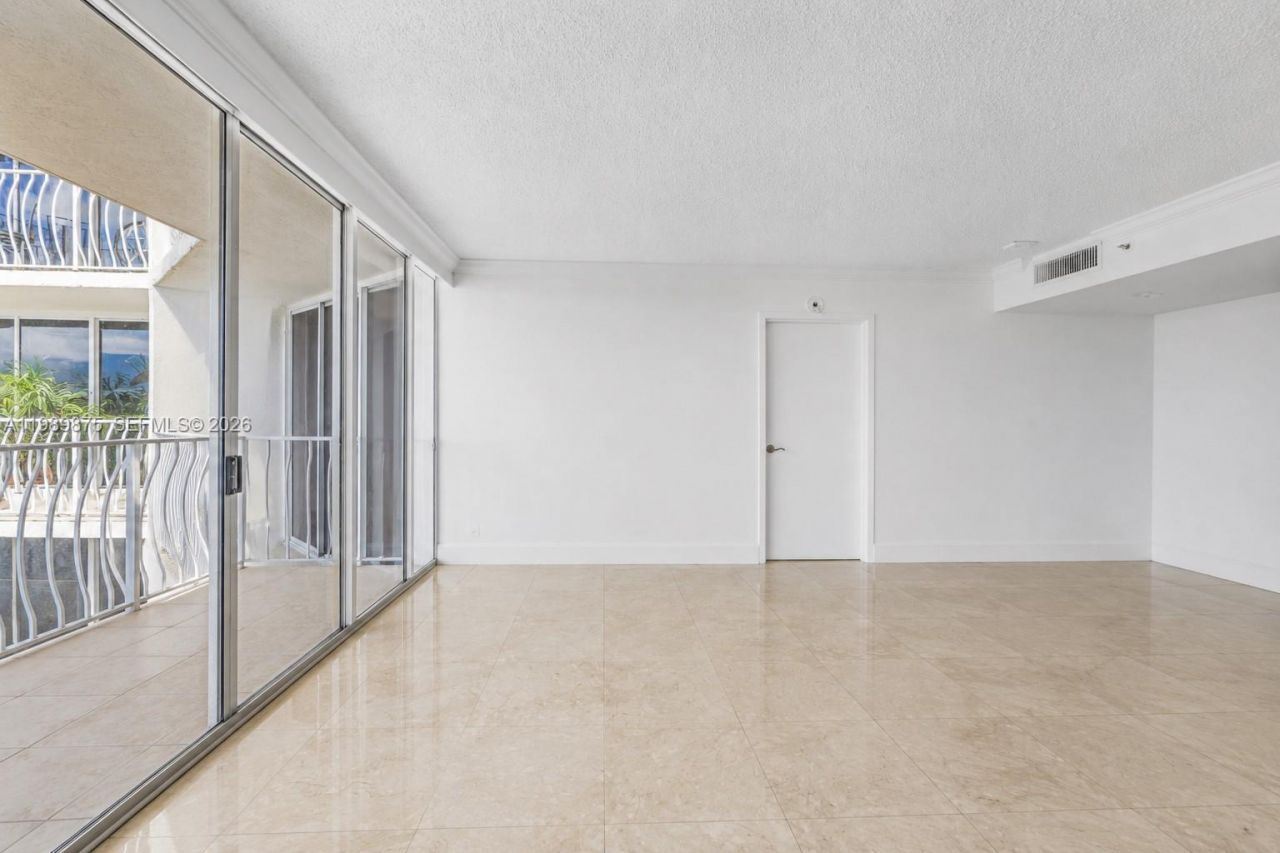 7601 E Treasure Dr, Unit 1924, North Bay Village, FL 33141 Photo