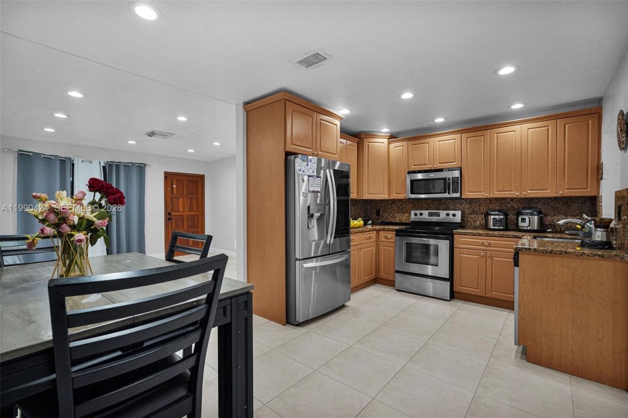 760 E 55th St , Hialeah, FL 33013 Photo