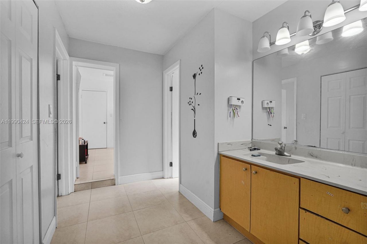 760 E 55th St , Hialeah, FL 33013 Photo