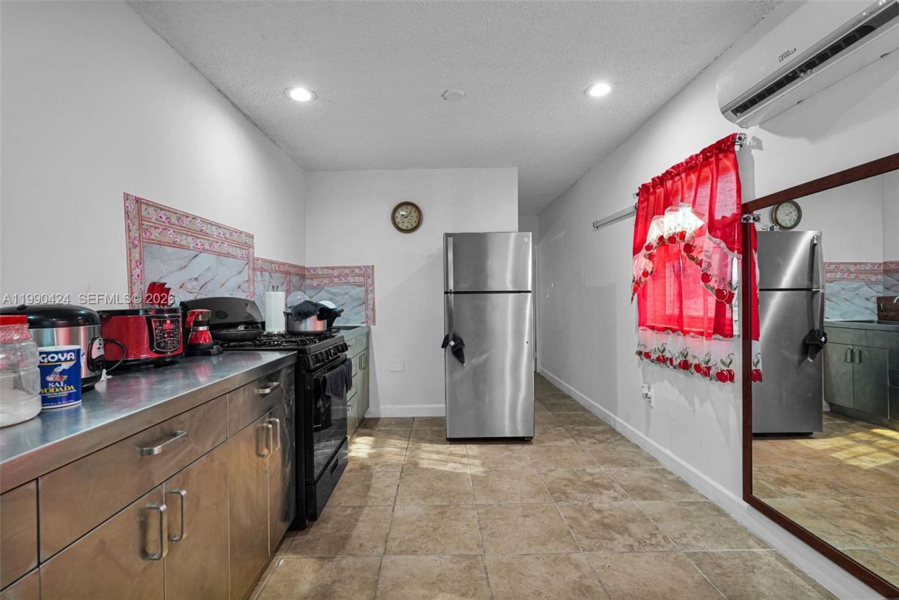 760 E 55th St , Hialeah, FL 33013 Photo