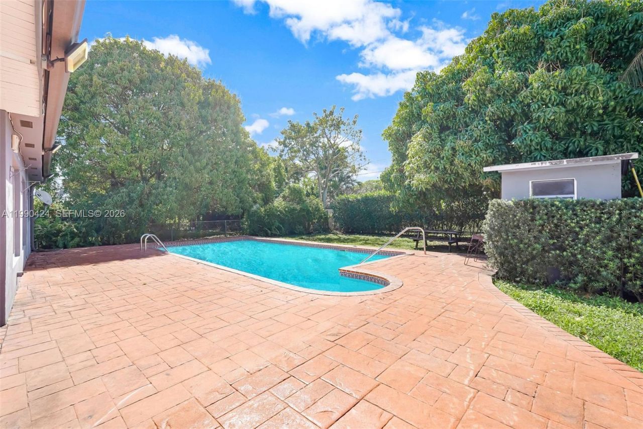 760 E 55th St , Hialeah, FL 33013 Photo