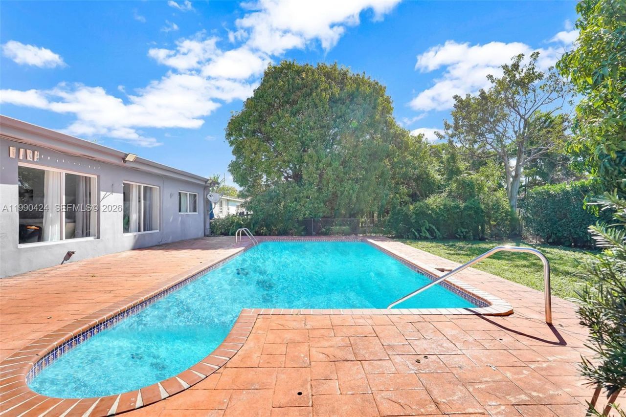 760 E 55th St , Hialeah, FL 33013 Photo