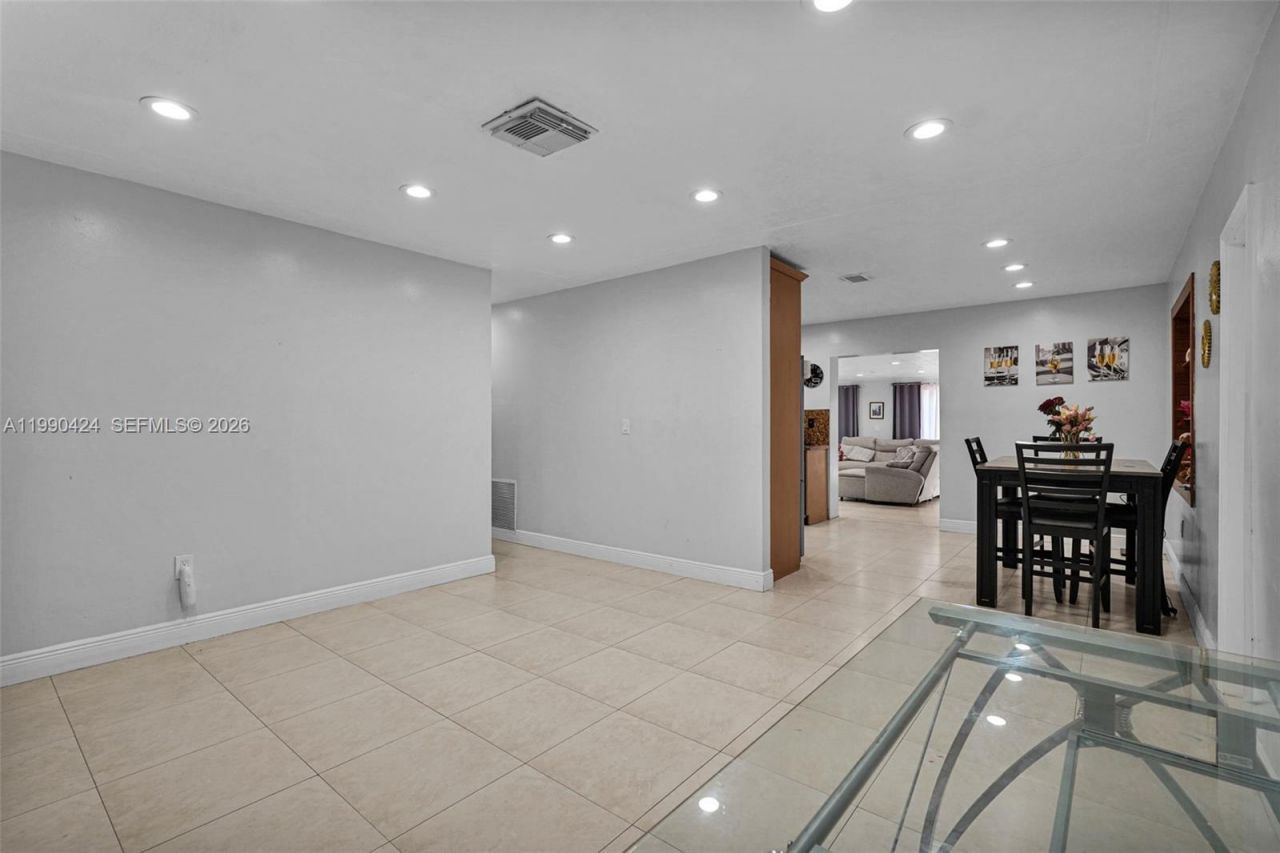 760 E 55th St , Hialeah, FL 33013 Photo