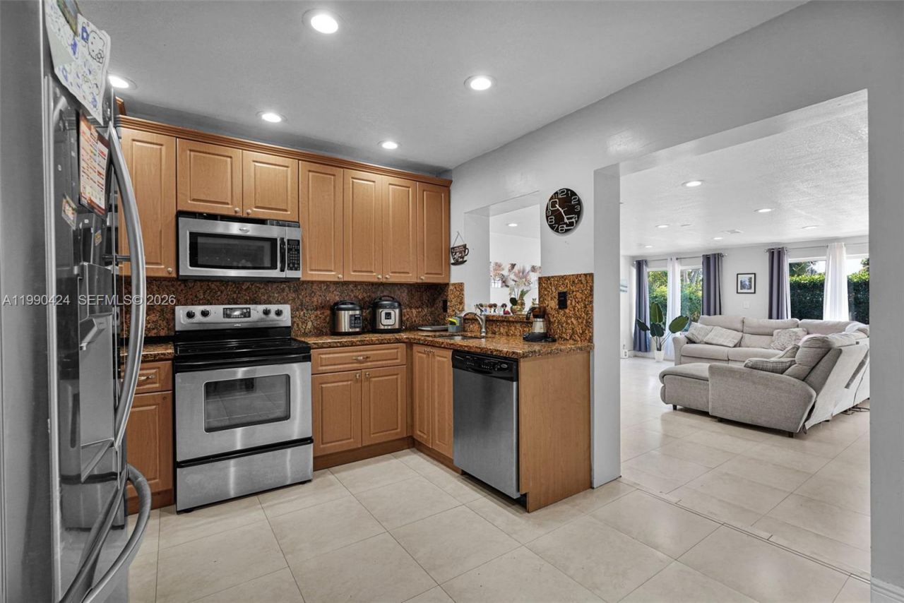 760 E 55th St , Hialeah, FL 33013 Photo