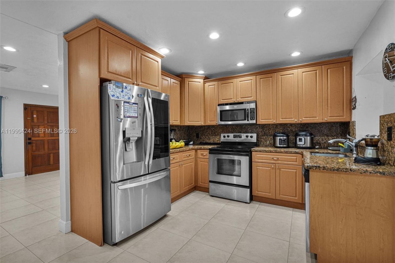 760 E 55th St , Hialeah, FL 33013 Photo