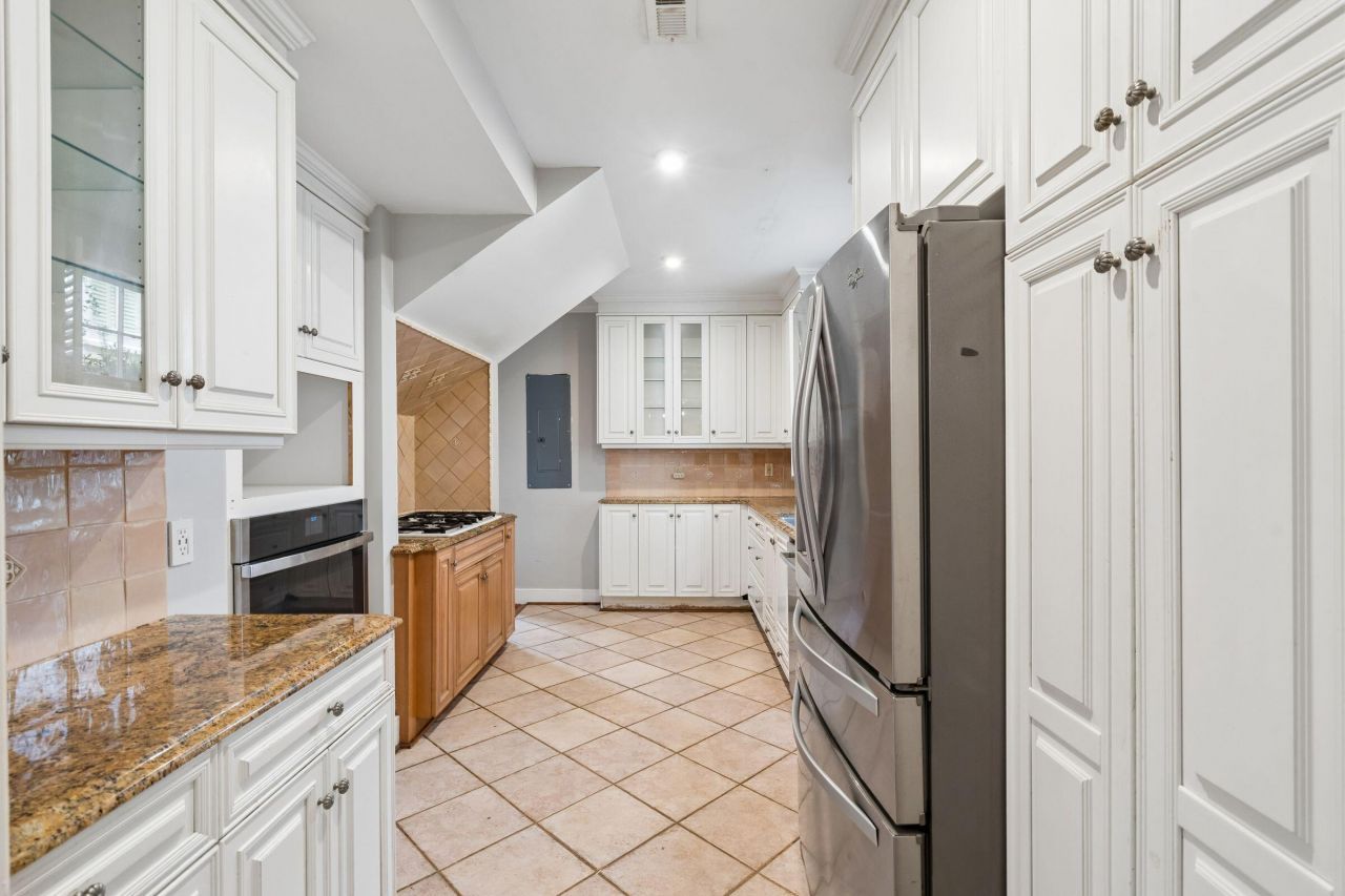 10 Council Street Photo 16