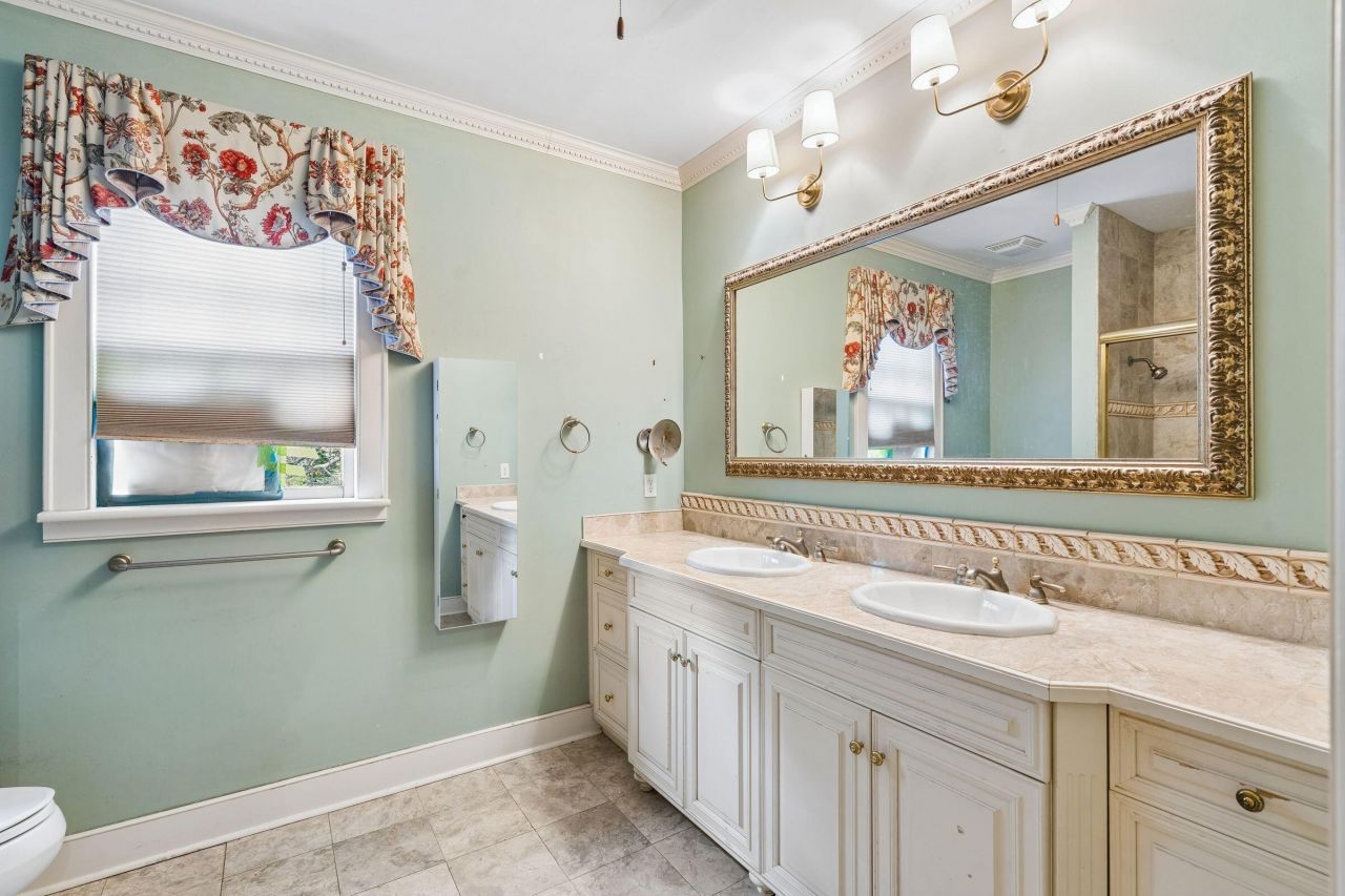 10 Council Street Photo 23