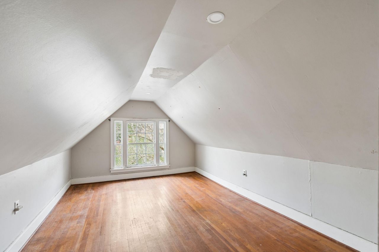 10 Council Street Photo 29