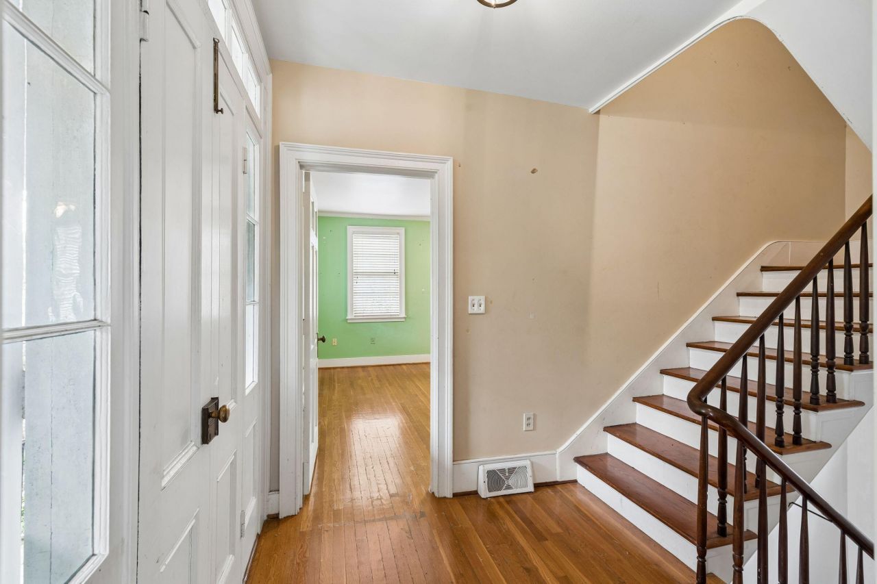 10 Council Street Photo 33