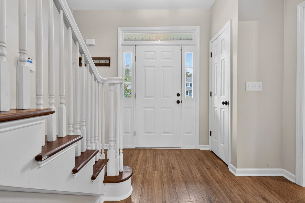 334 Camelot Drive Photo 14