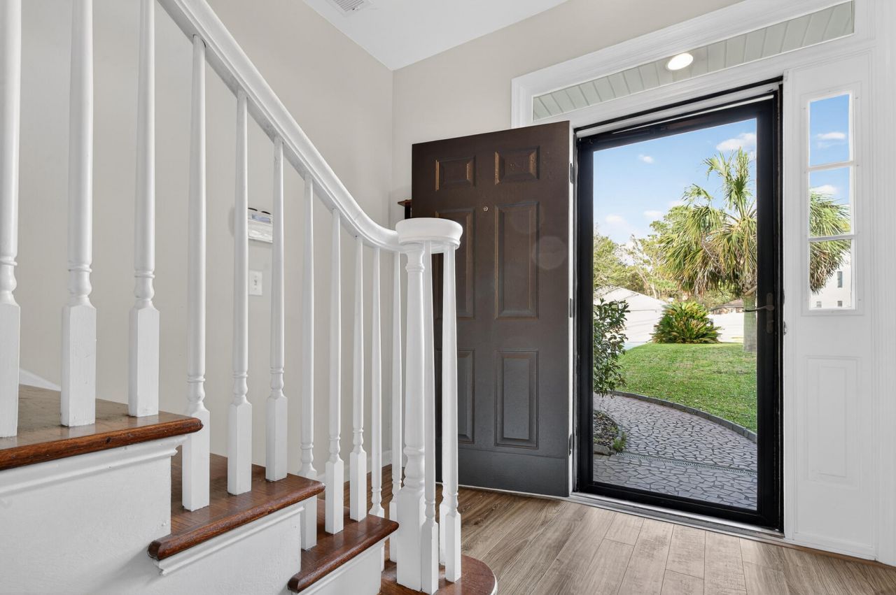 334 Camelot Drive Photo 15