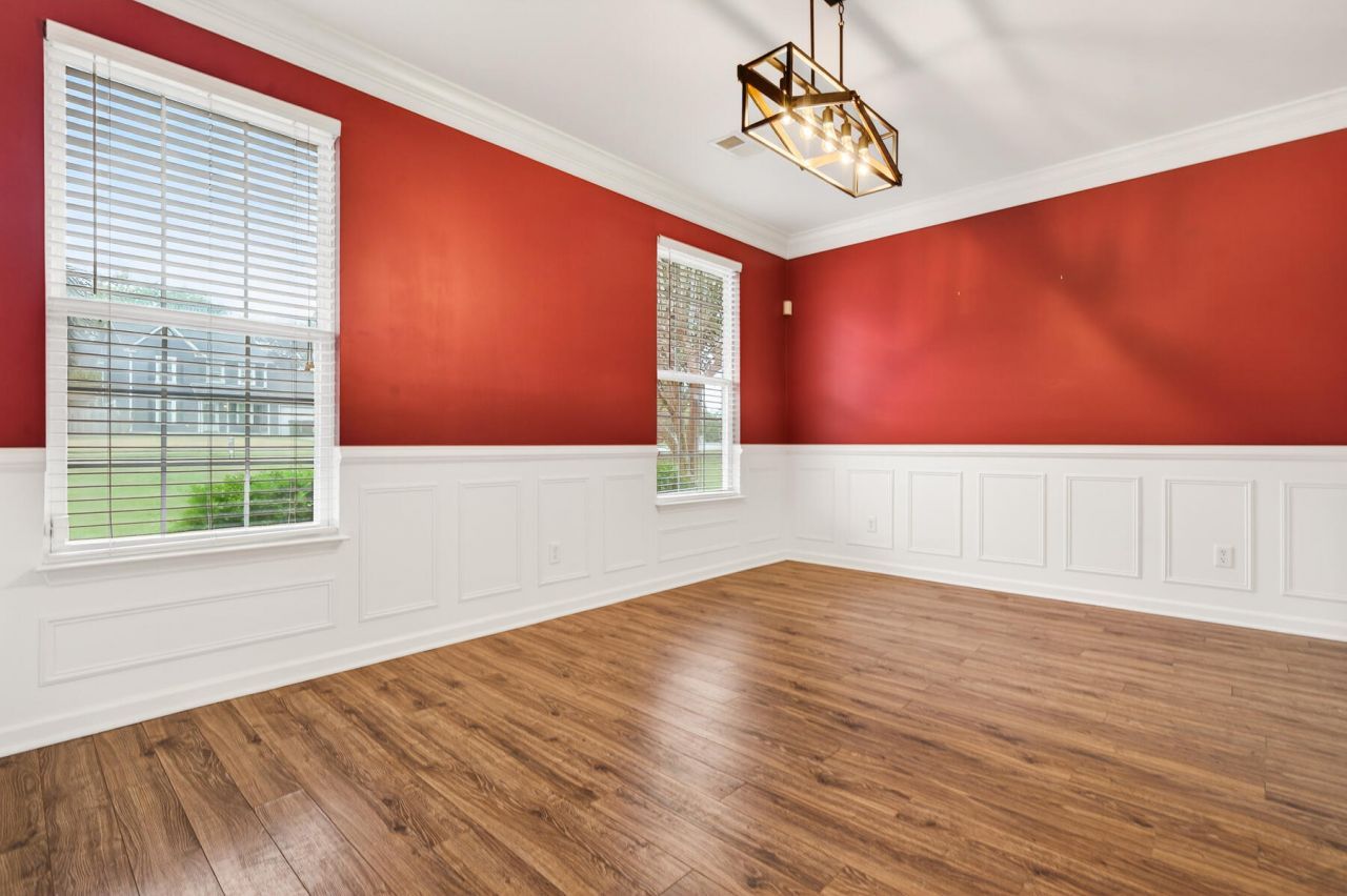 334 Camelot Drive Photo 18