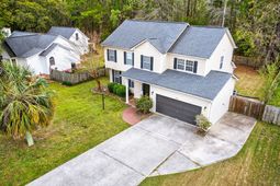 334 Camelot Drive photo 4