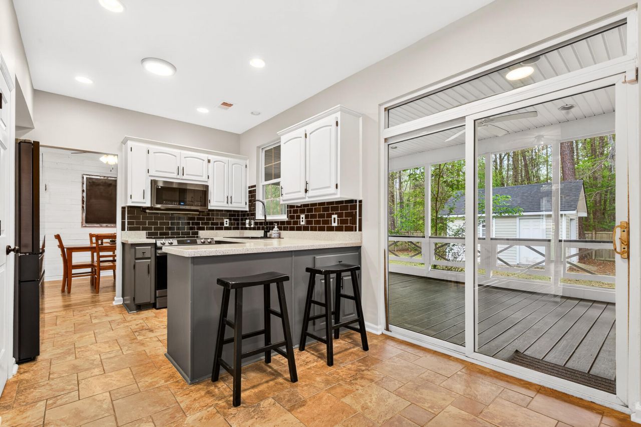 334 Camelot Drive Photo 26