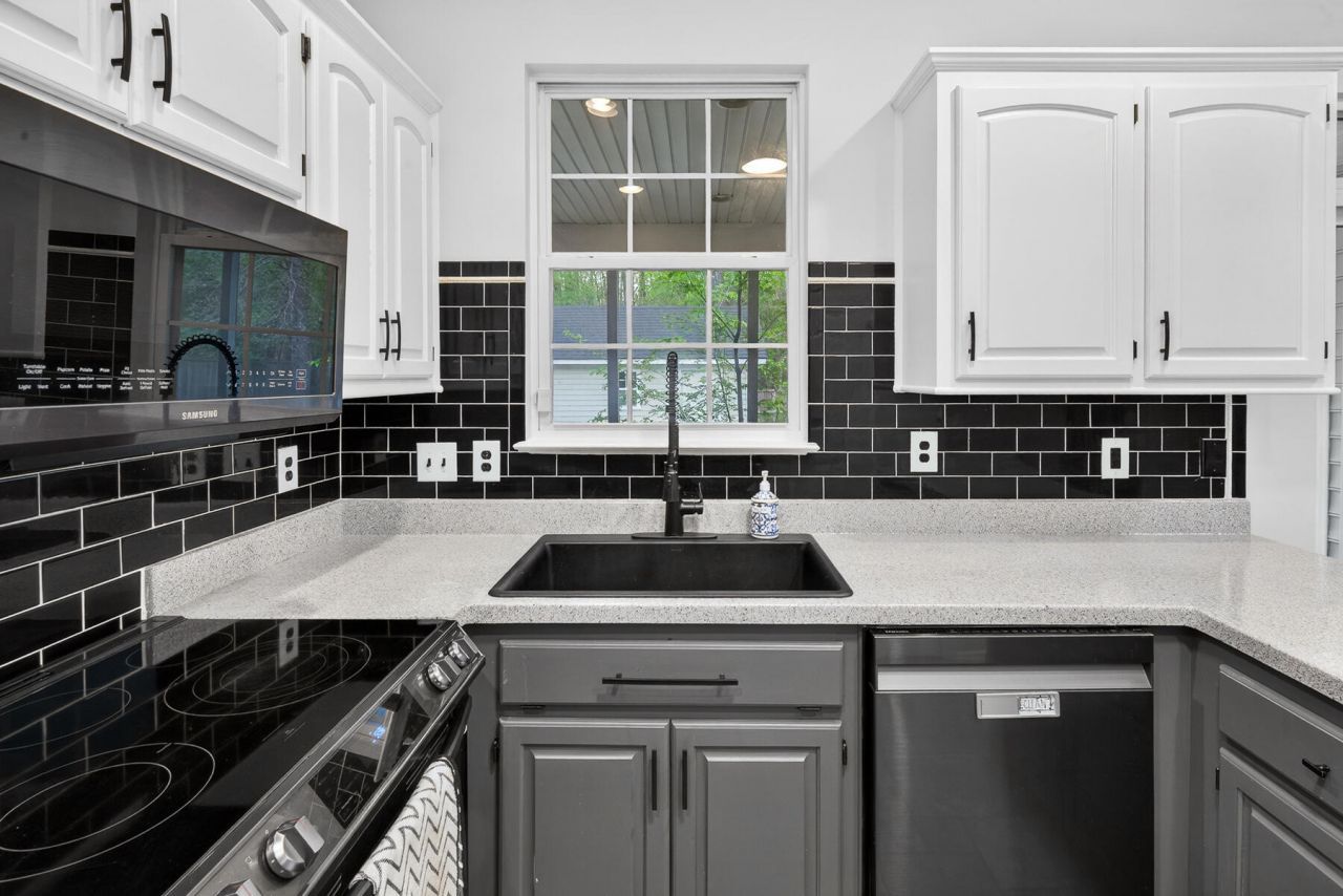 334 Camelot Drive Photo 29