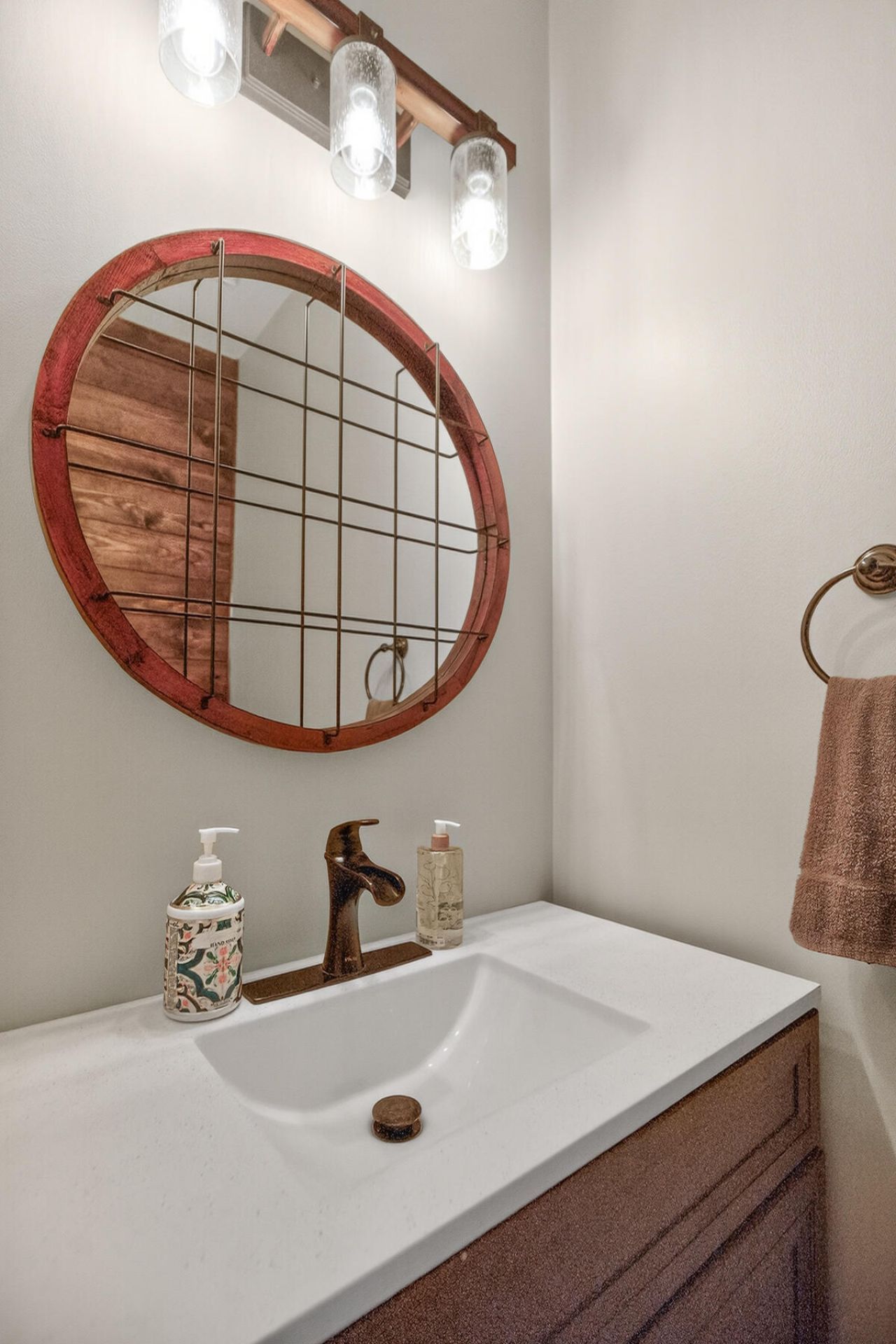 334 Camelot Drive Photo 41