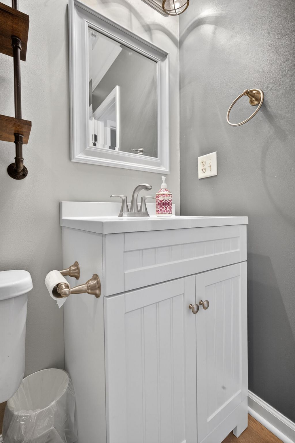 334 Camelot Drive Photo 56