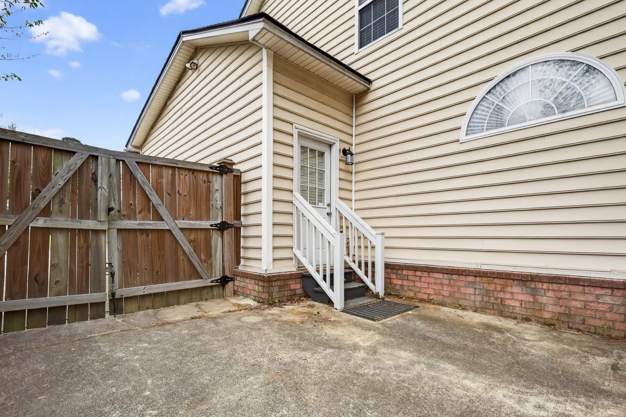 334 Camelot Drive Photo 64