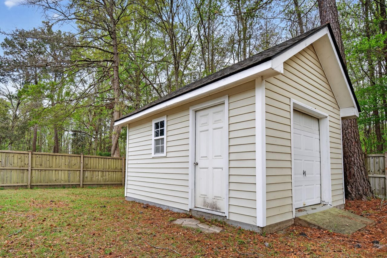 334 Camelot Drive Photo 69