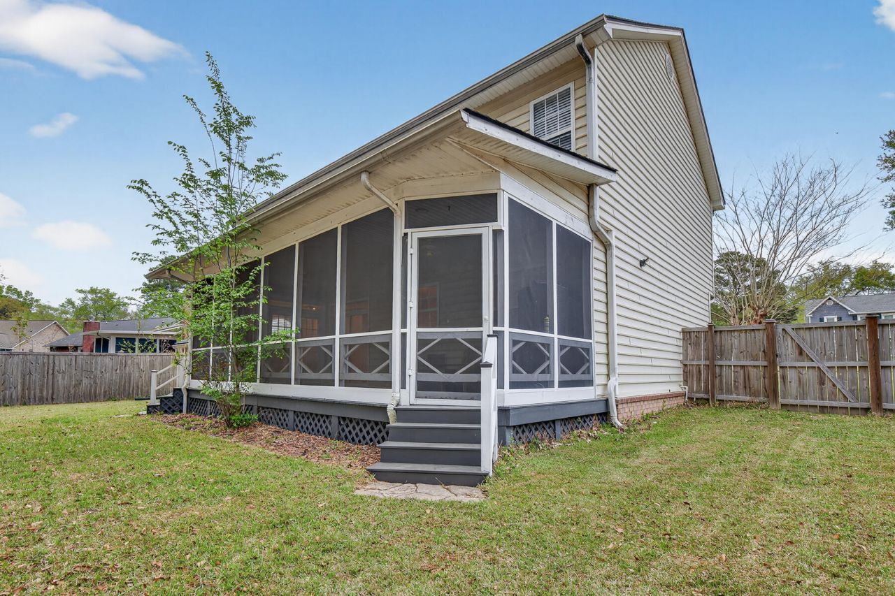 334 Camelot Drive Photo 72