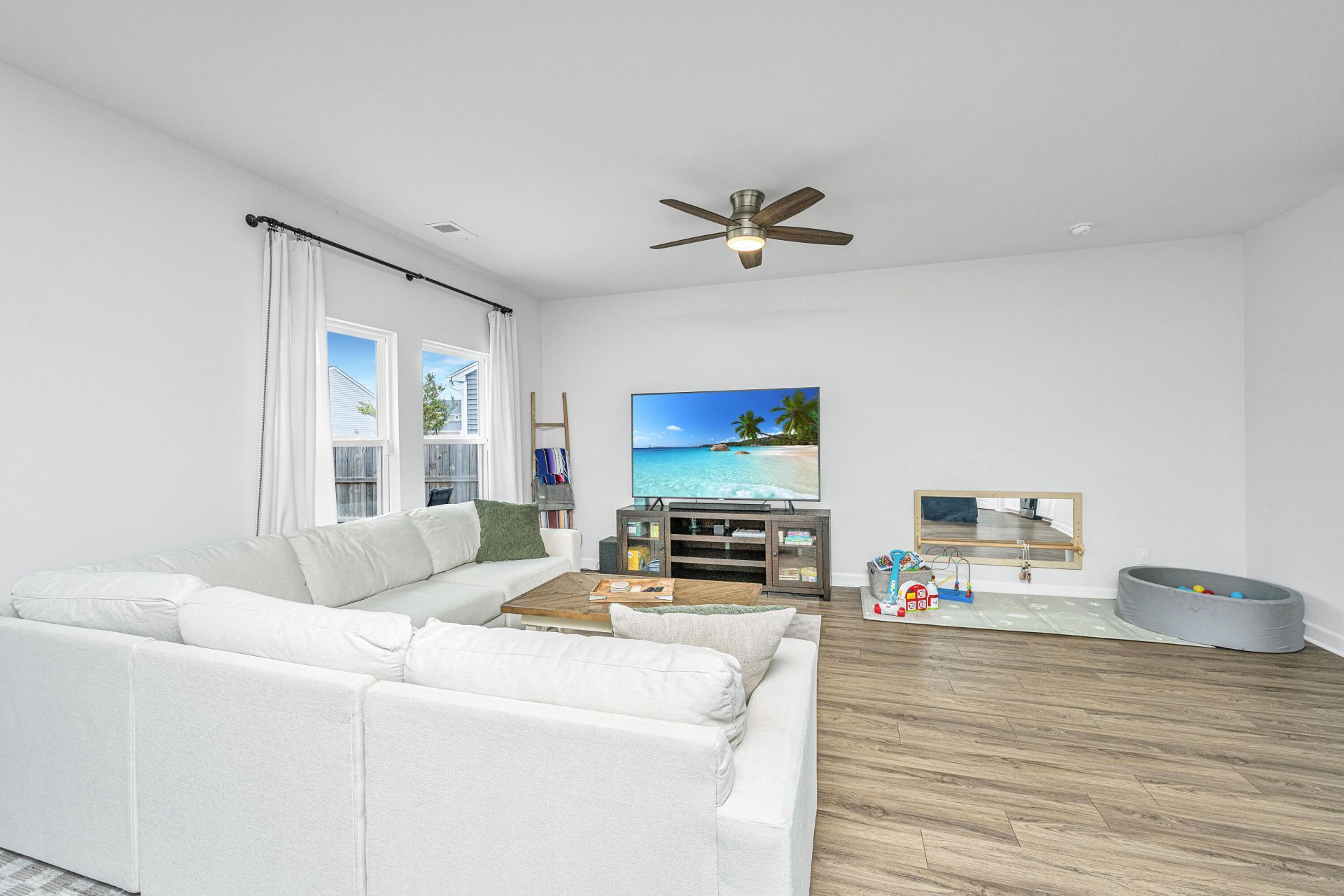 412 Carrara Drive Photo 15