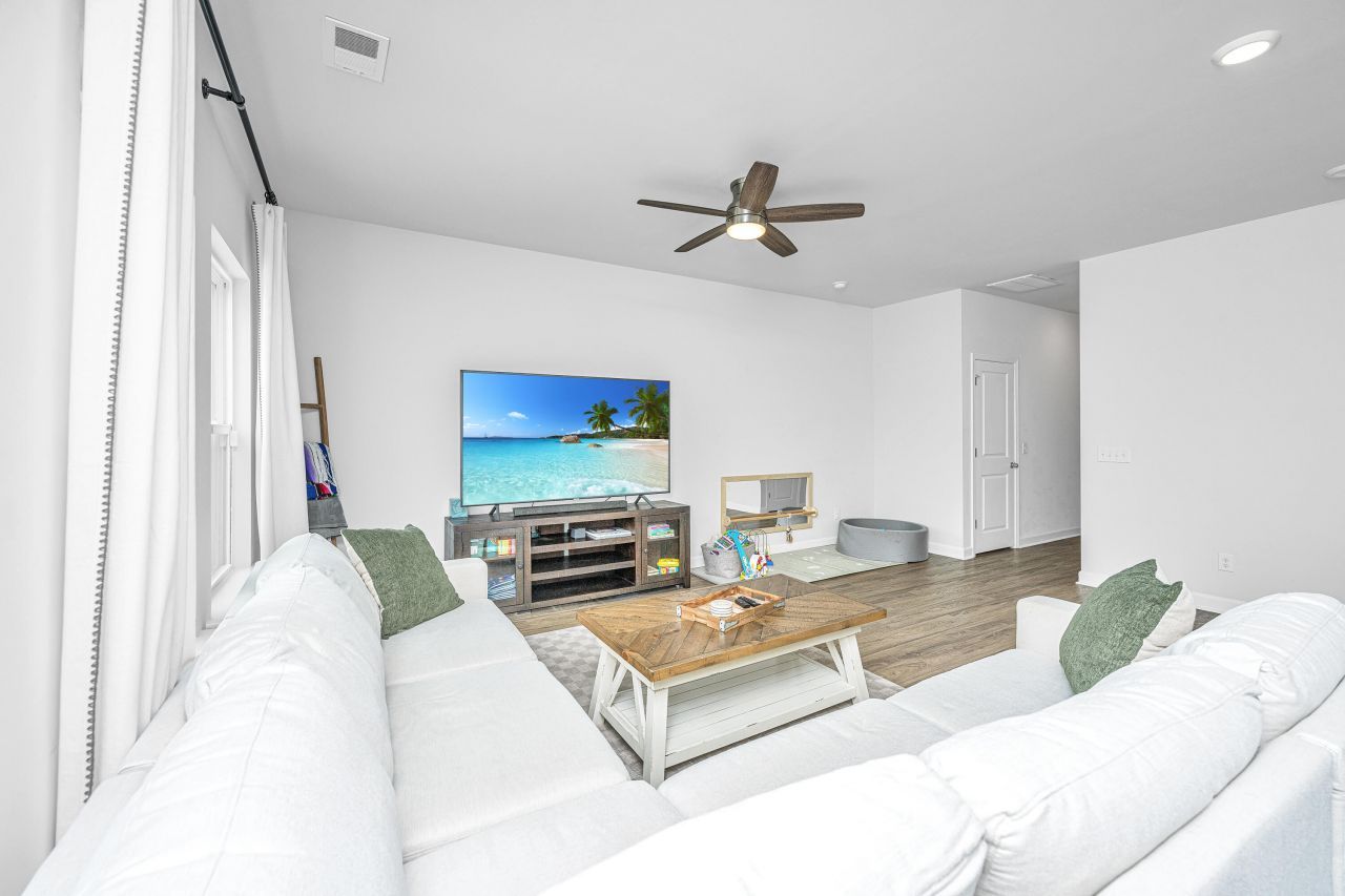 412 Carrara Drive Photo 17