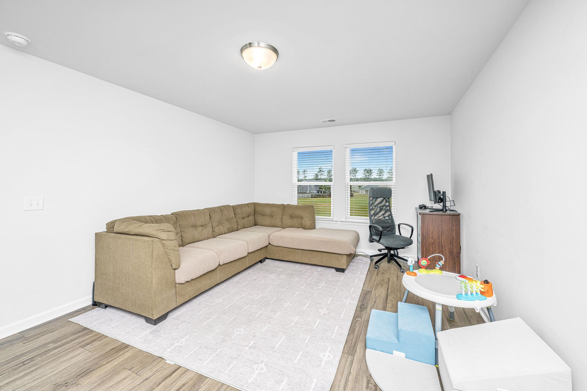 412 Carrara Drive Photo 27