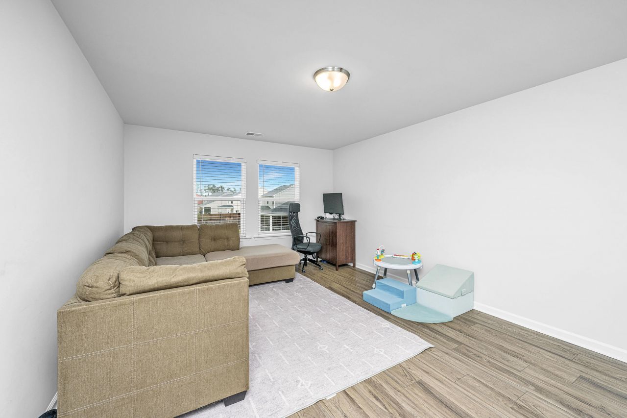 412 Carrara Drive Photo 28