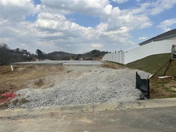 3071 Sycamore Stream Road, Dandridge, TN 37725