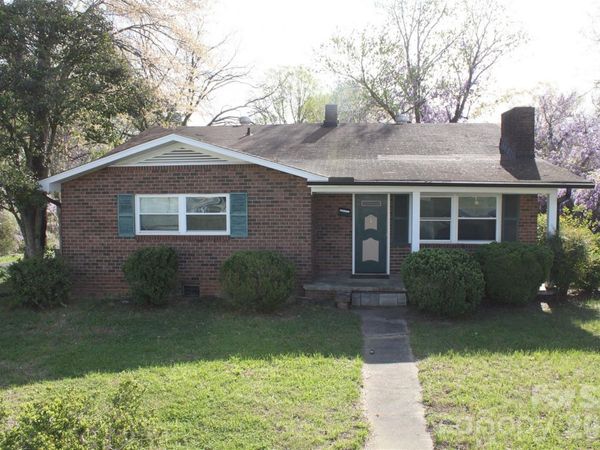 2210 N Cannon Boulevard, Kannapolis, NC 28083