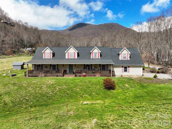 371 Ned Cove Road , Waynesville, NC 28785