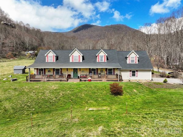 371 Ned Cove Road , Waynesville, NC 28785